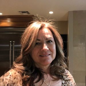 Meet your Posher, Elena